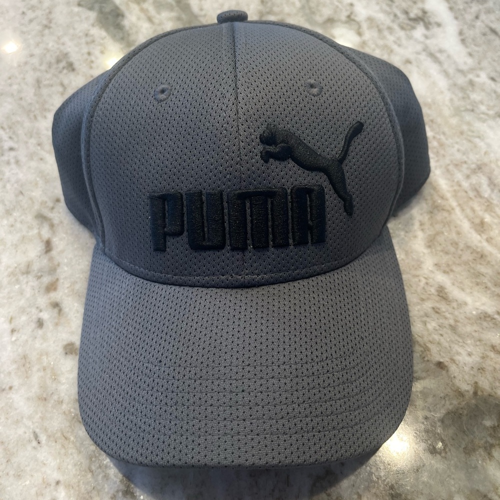 Puma Gray Black Embroidered Logo Fitted Large Stretch Hat‎ Cap Sports Soccer